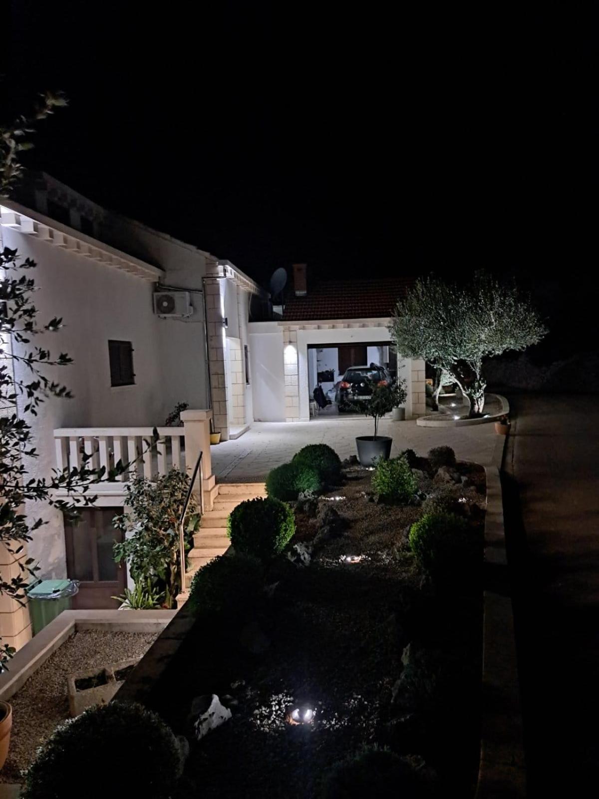 Zrnovo Apartments Blanka מראה חיצוני תמונה