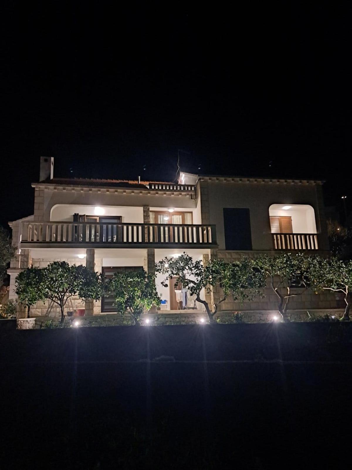 Zrnovo Apartments Blanka מראה חיצוני תמונה