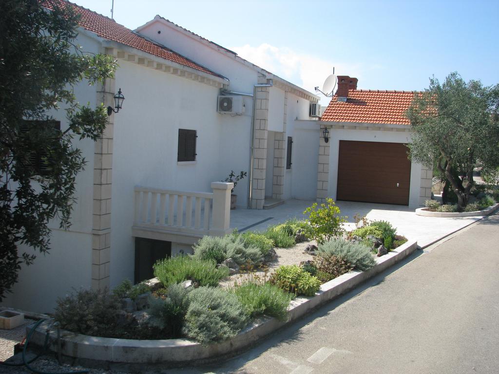 Zrnovo Apartments Blanka מראה חיצוני תמונה